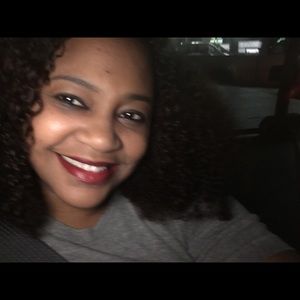 Meet your Posher, Lori